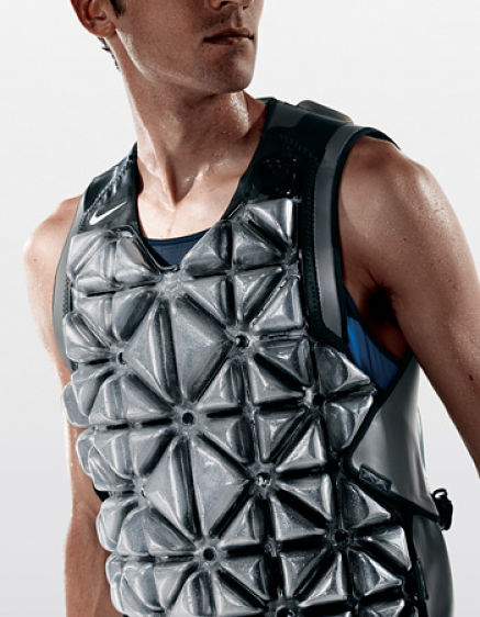 Pre-cool vests can be light and comfortable and are suitable for team sports in hot weather